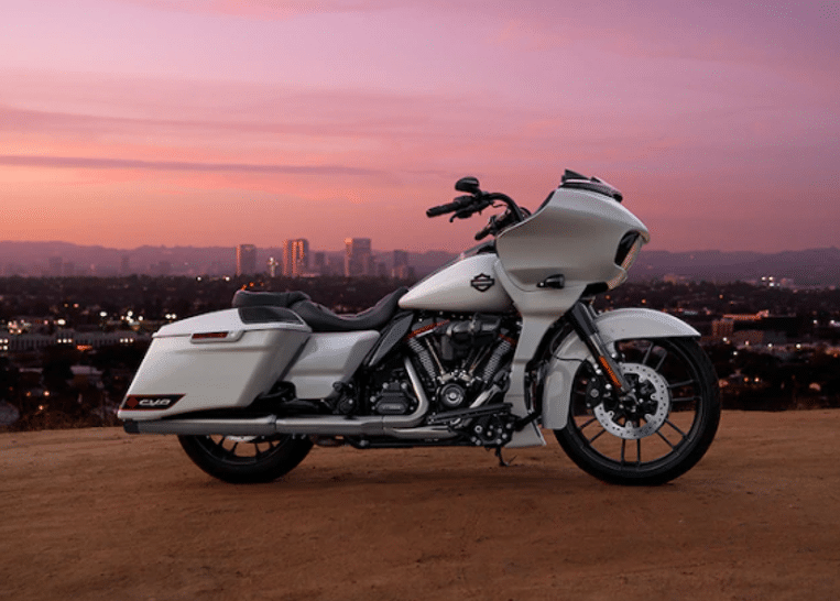 Harley Davidson dévoile 3 nouveaux modèles pour 2020 31 CVO ROAD GLIDE 2020