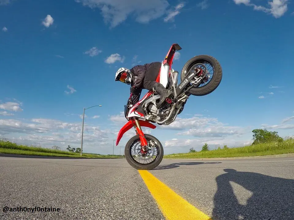 Motorbike Stuntriding