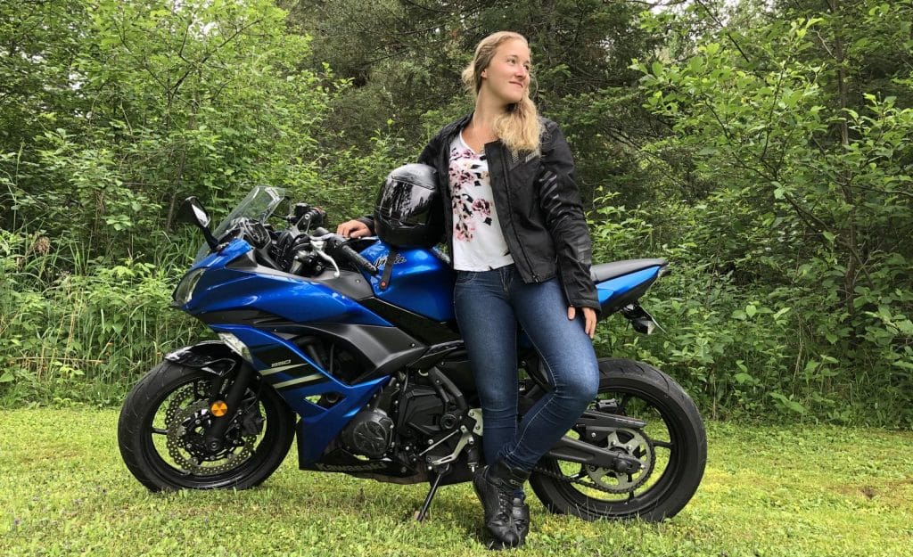Cendrine: De cheerleader à mécanicienne moto 3 Cendrine L.