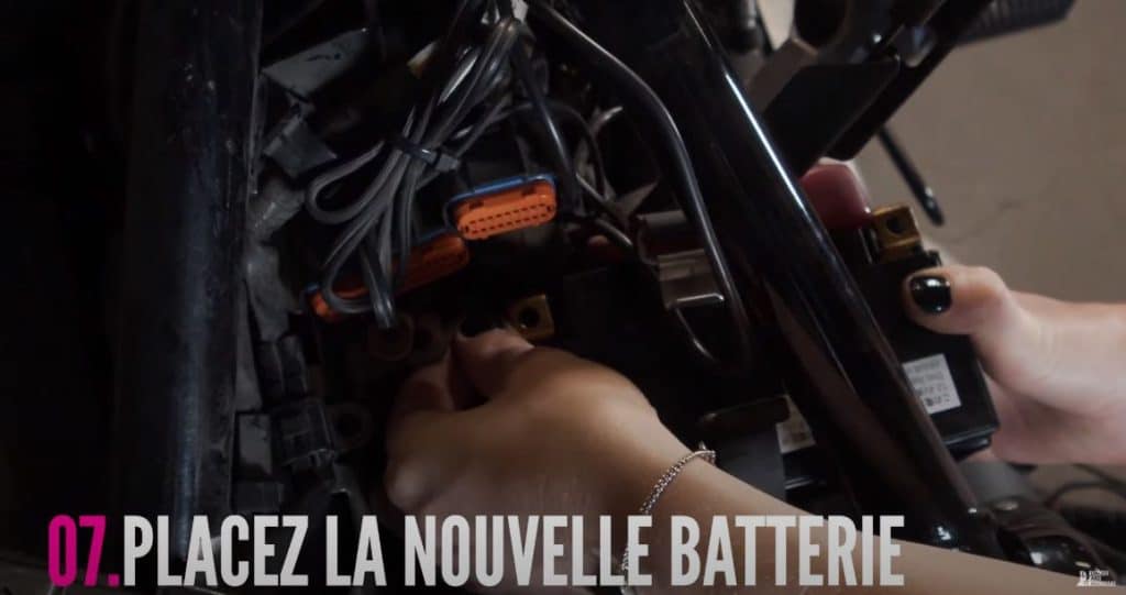 Comment changer vous-même votre batterie de moto: Édition Yamaha Bolt 46 Comment changer votre batterie de moto yamaha bolt