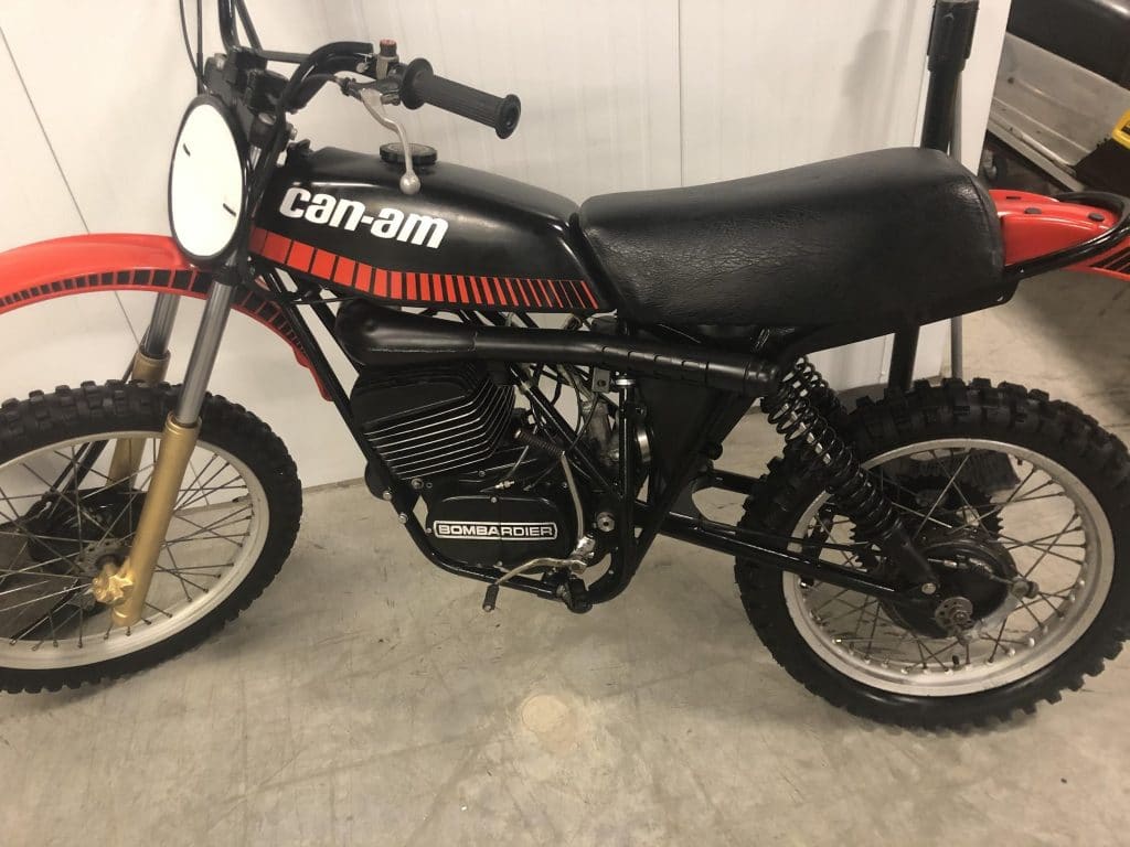 Les nouveautés Can-Am Hors Route 2021 6 Moto Can-Am 1977 MX 250 Black