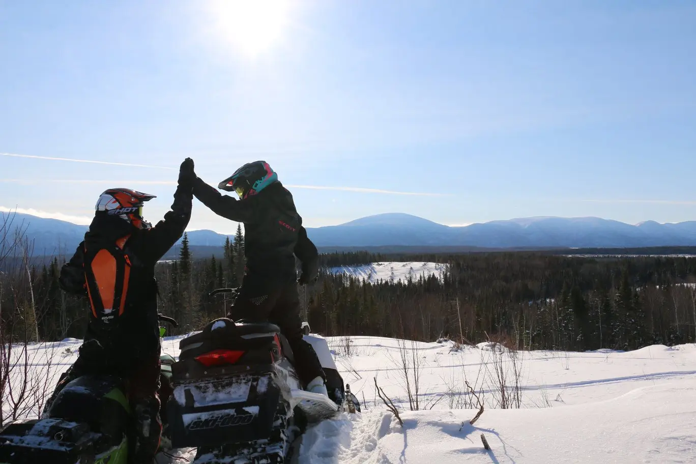 Comment débuter la motoneige hors-piste