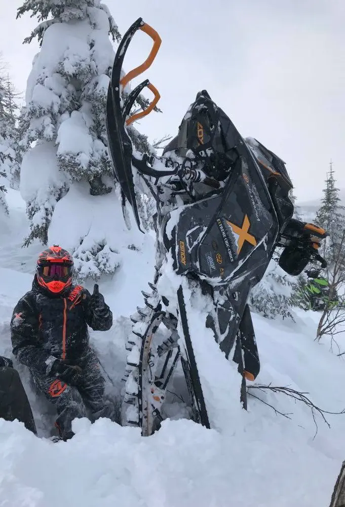 Comment débuter la motoneige hors-piste