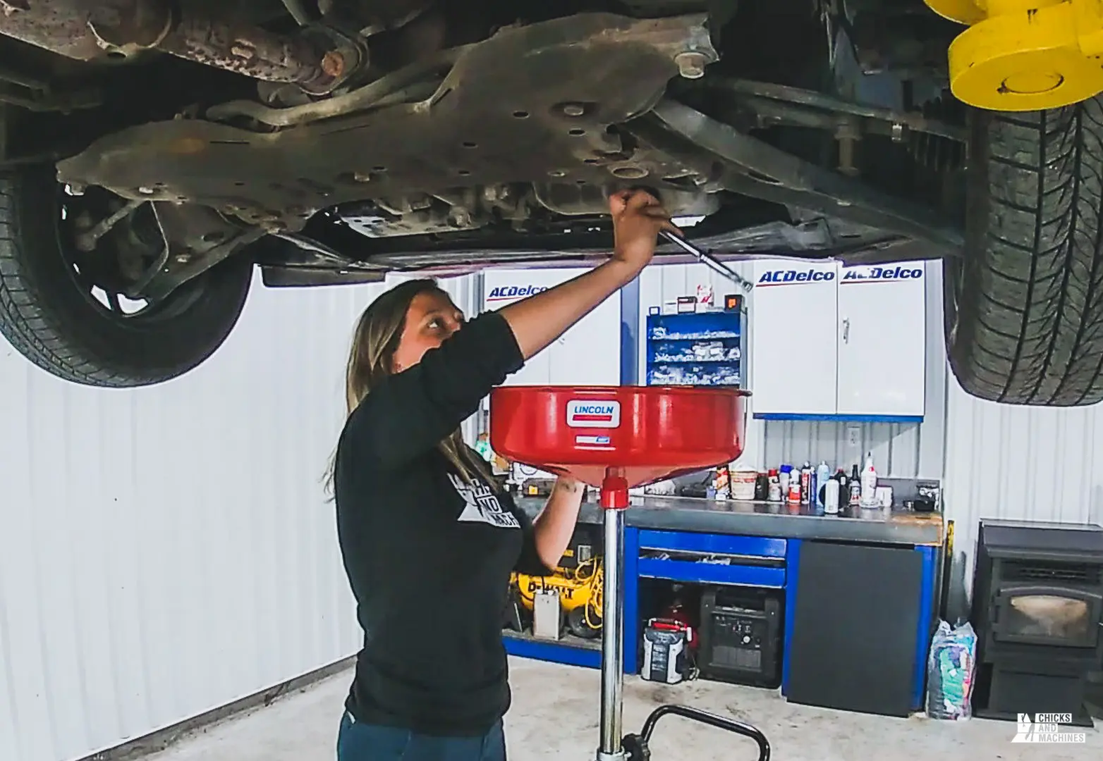 How to do an oil change on your car