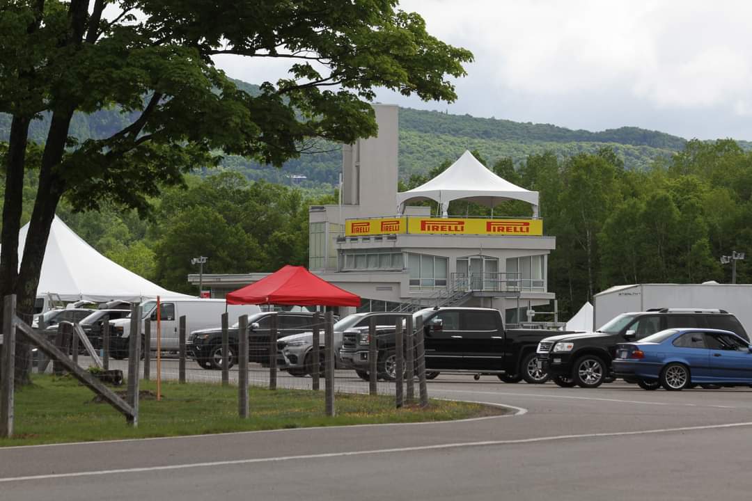 Le Circuit Mont-Tremblant retiré de la vente! 3 Les tours et chapiteaux du circuit Mont-Tremblant
