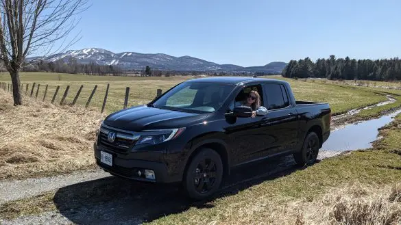 Cyndi en essai routier avec son Honda Ridgeline Black Edition 2020