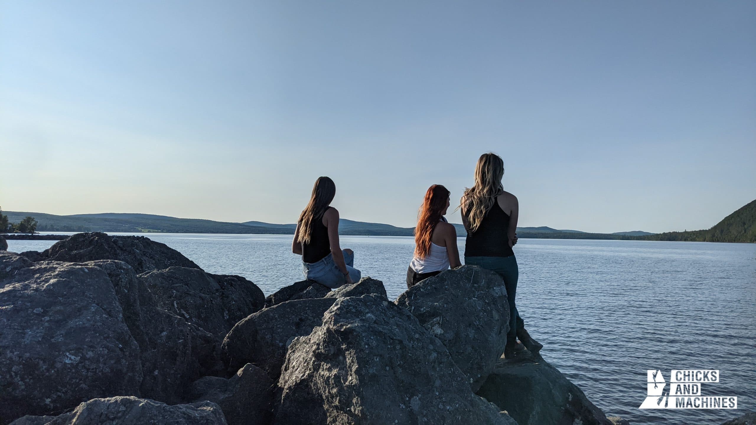 Roadtrip à moto entre filles au Bas-Saint-Laurent: première partie! 34 La vue imprenable en fin de journée sur le Lac-Témiscouata