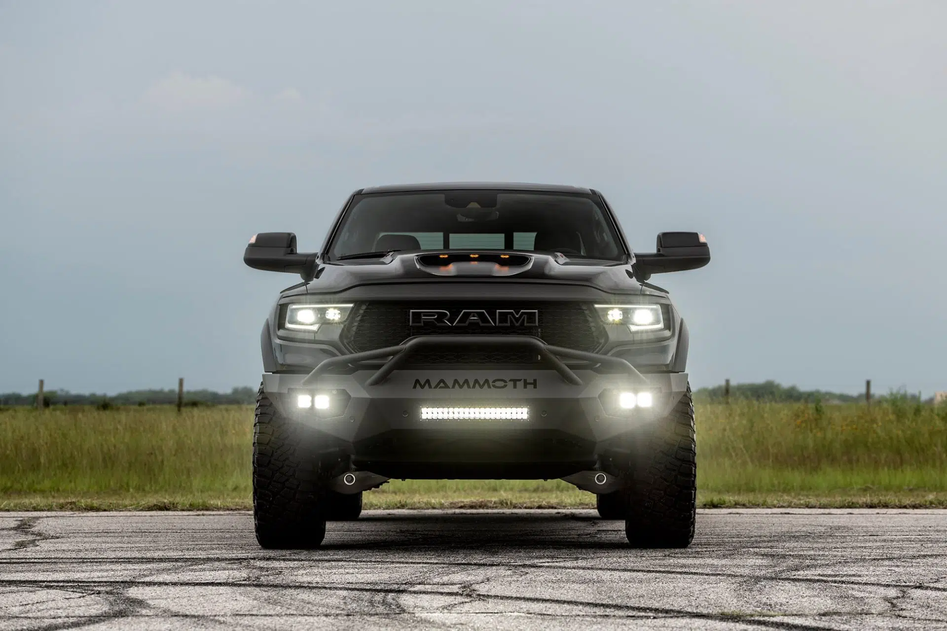 Le RAM MAMMOTH TRX 1500. Source: http://hennesseyperformance.com/vehicles/dodge/ram-1500-trx/