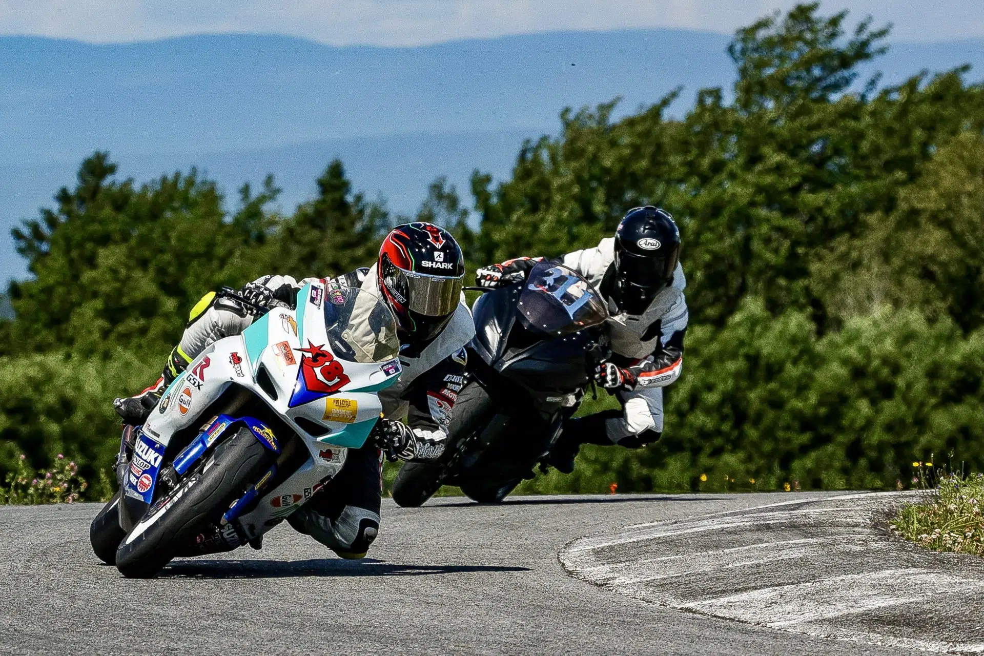 Les motos Supersport, de la route à la piste...(Eve Lyne)