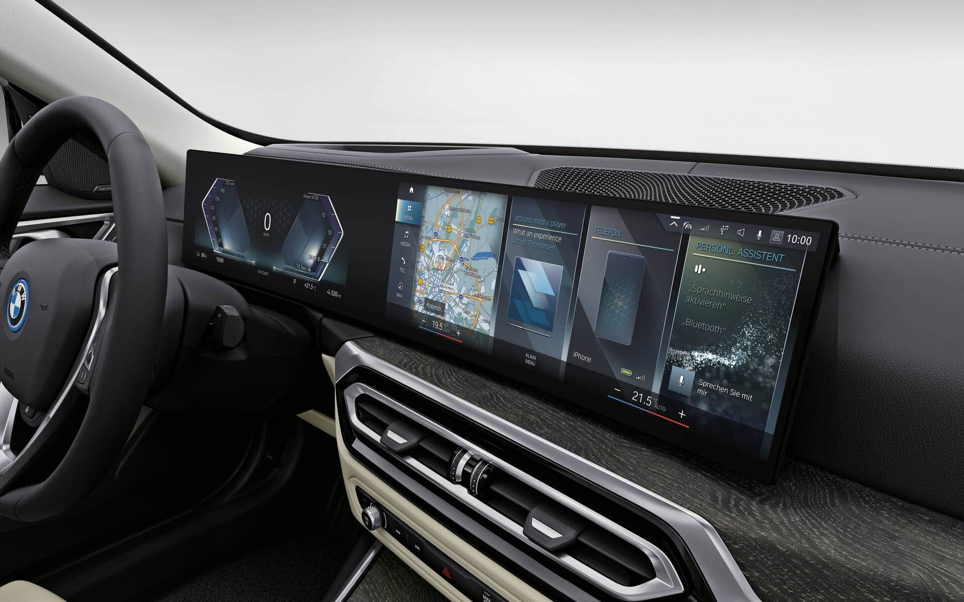 La BMW i4 2022 disponible en précommande au Québec ! 20 Les deux écrans juxtaposés de la BMW i4 2022. Source: www.guideauto.ca