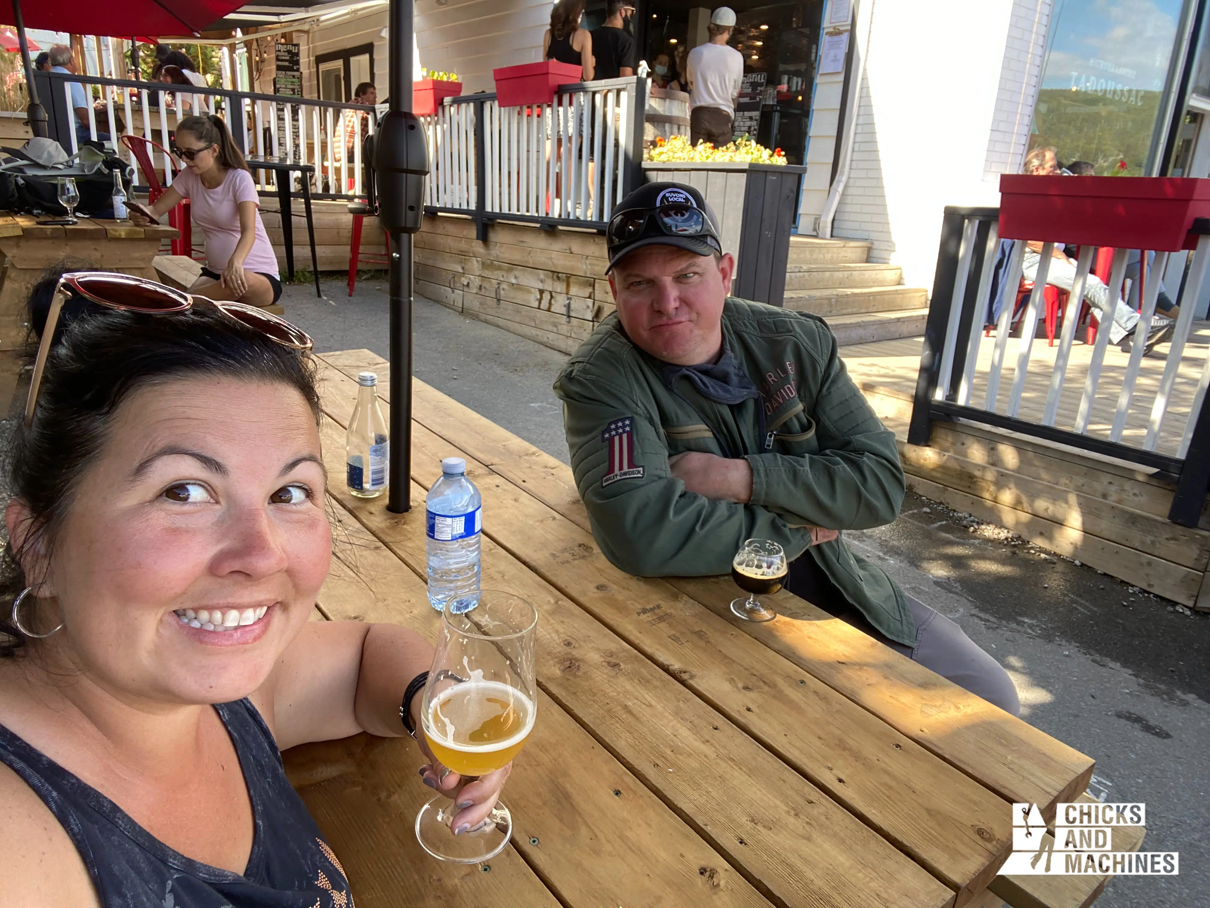 Un petit arrêt à la microbrasserie de Tadoussac pour relaxer ! Un petit arrêt à la microbrasserie de Tadoussac pour relaxer !