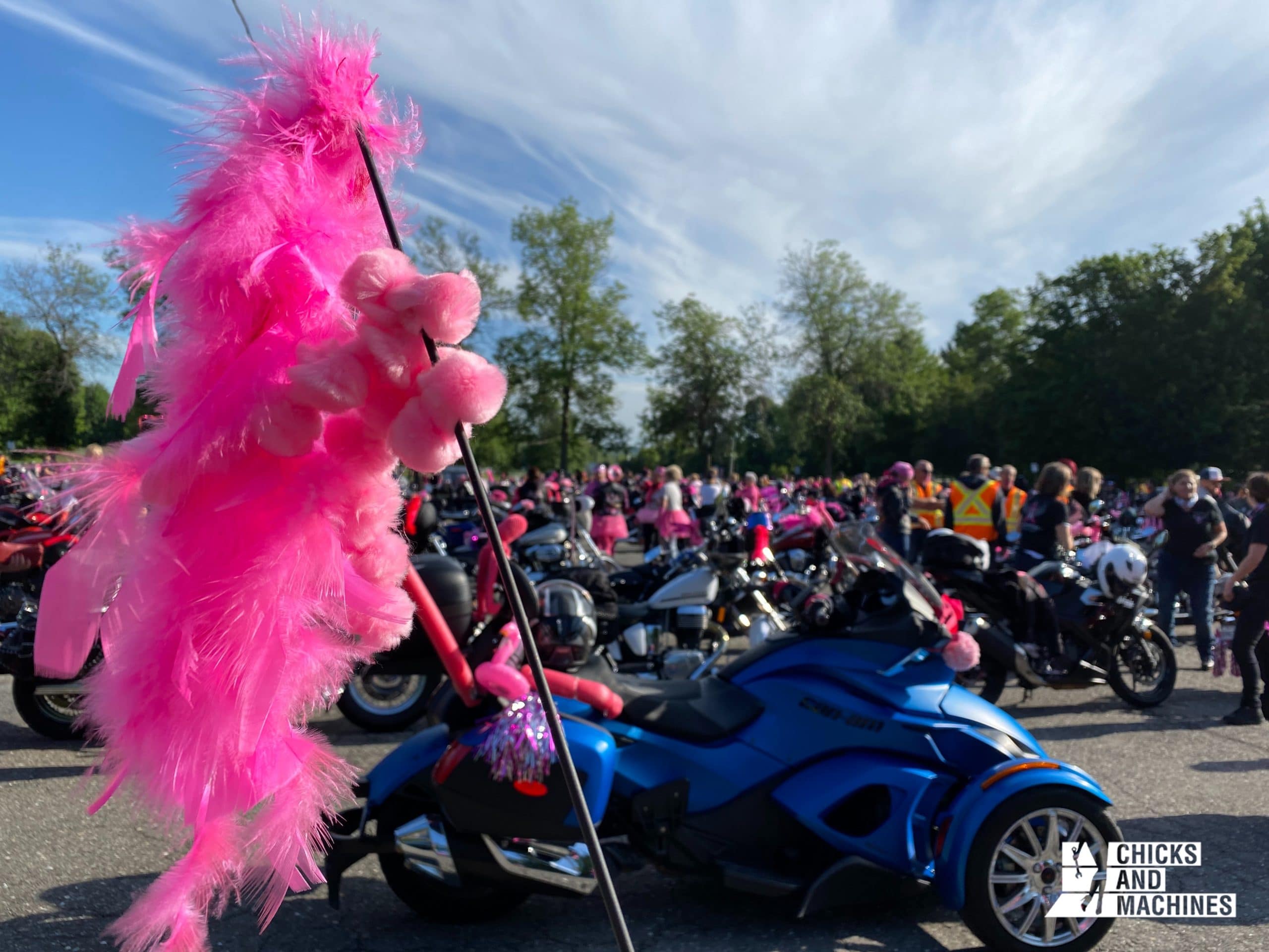 La 13e édition de la Ride de Filles : l’expérience d’une survivante 24 La Ride de filles : un rassemblement qui en touchent plusieurs.