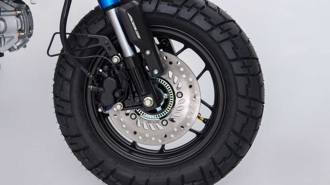 The 2022 Honda Monkey is finally coming to Canada! 8 The front brakes of the Honda Monkey. Source: https://hondanews.eu/eu/lv