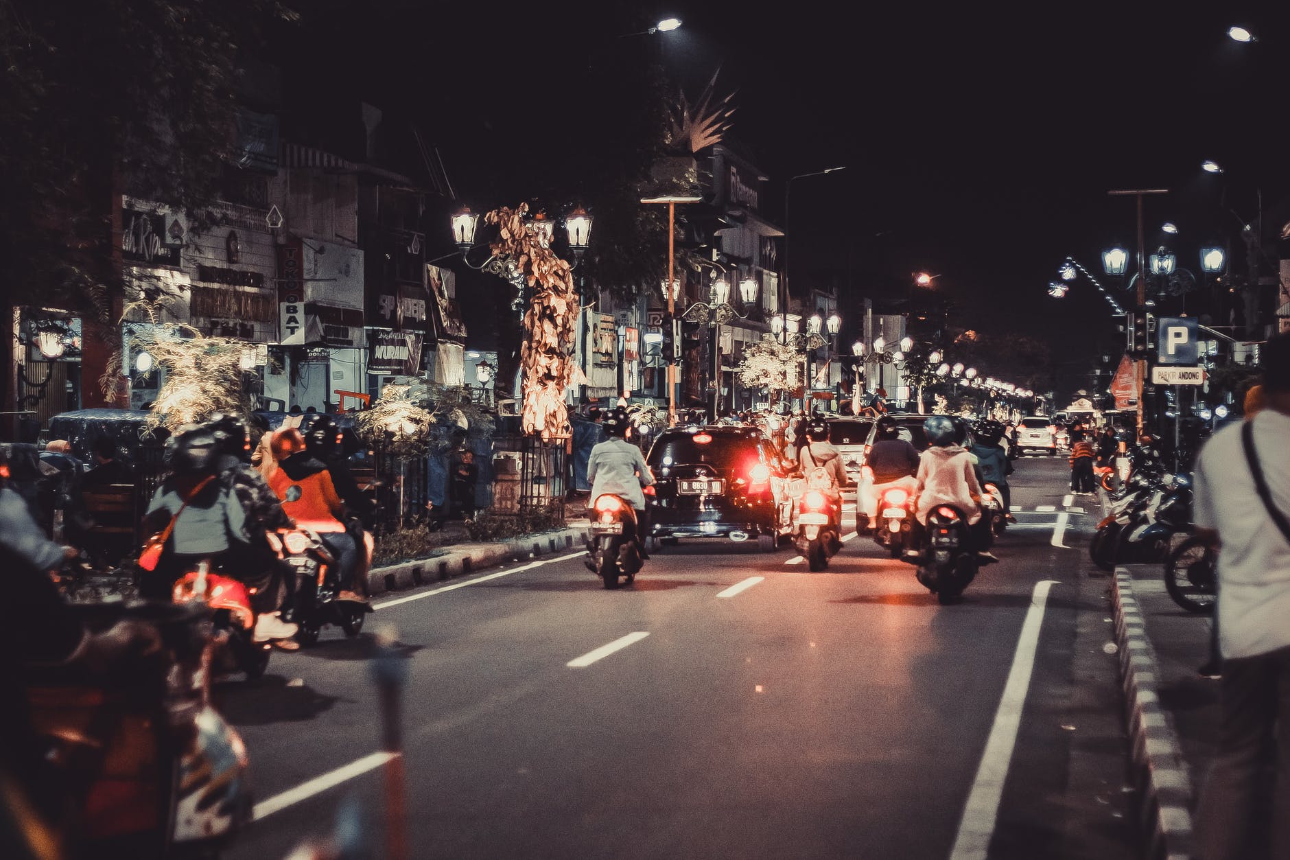 Rouler à moto sans avoir peur des automobilistes, est-ce possible ? 8 Le nombre de motocyclistes sur les routes augmente, et les automobilistes doivent en prendre conscience. Source: https://www.pexels.com/fr-fr/