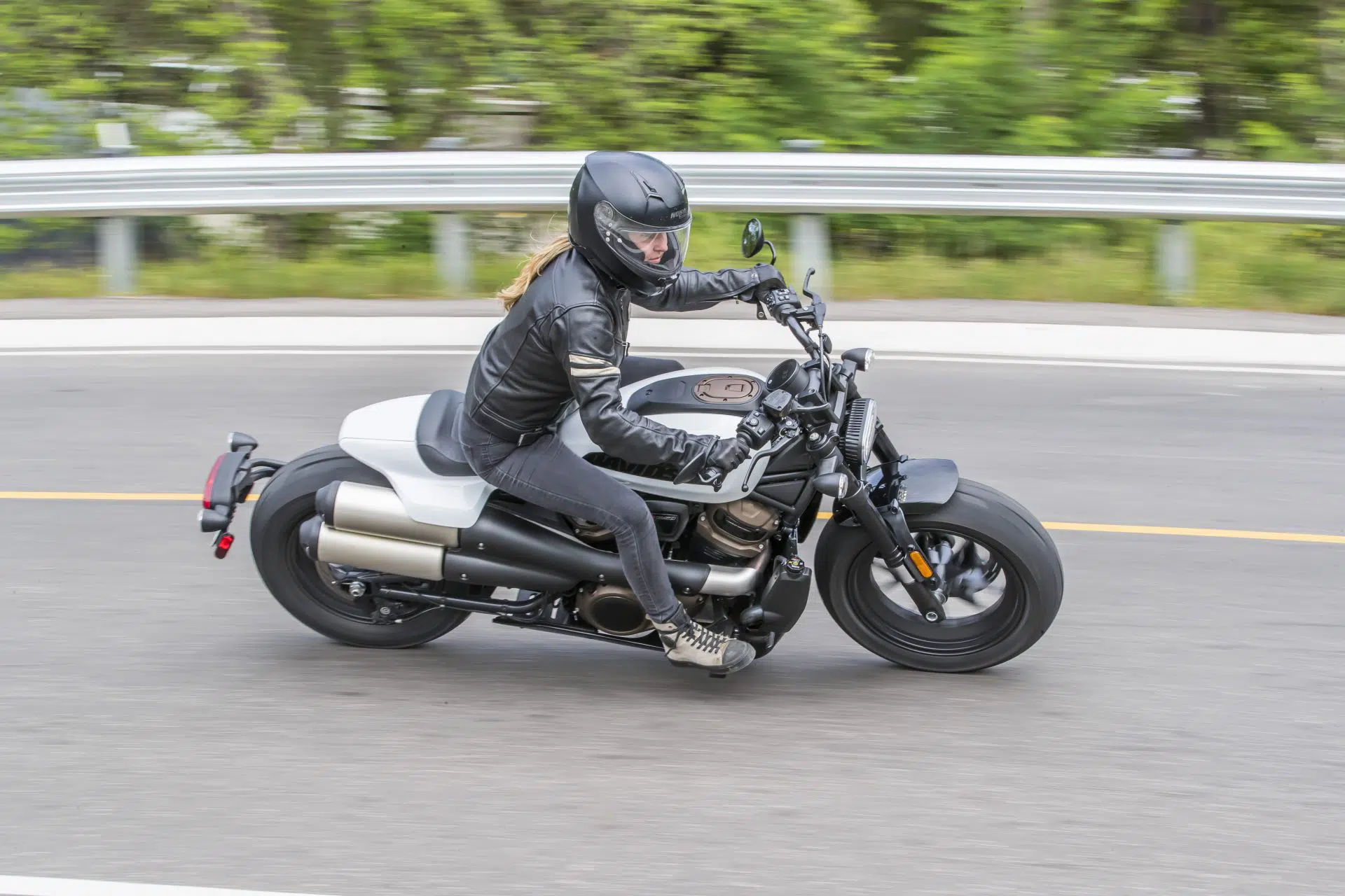 Essai de la Sportster S 2021; une allure redessinée !