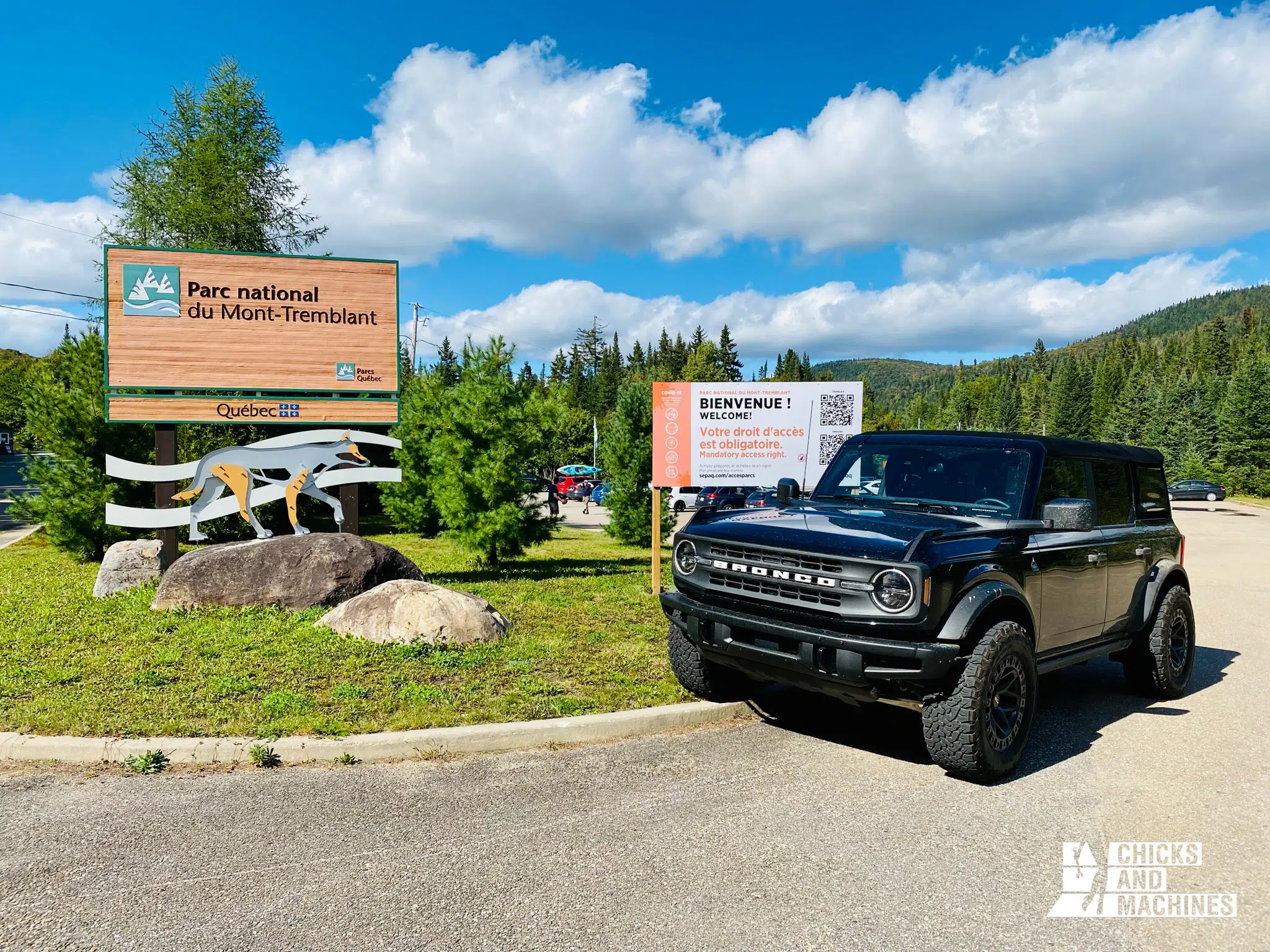 Le Ford Bronco à l’essai s’apprêtant à retraverser le Parc national du Mont-Tremblant.
