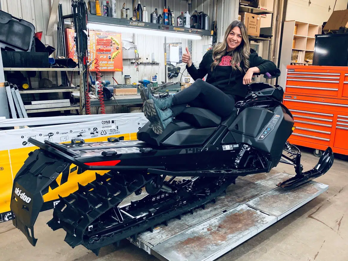 J’AI DÉBALLÉ ET MONTÉ MOI-MÊME MA MOTONEIGE SKI-DOO 2022