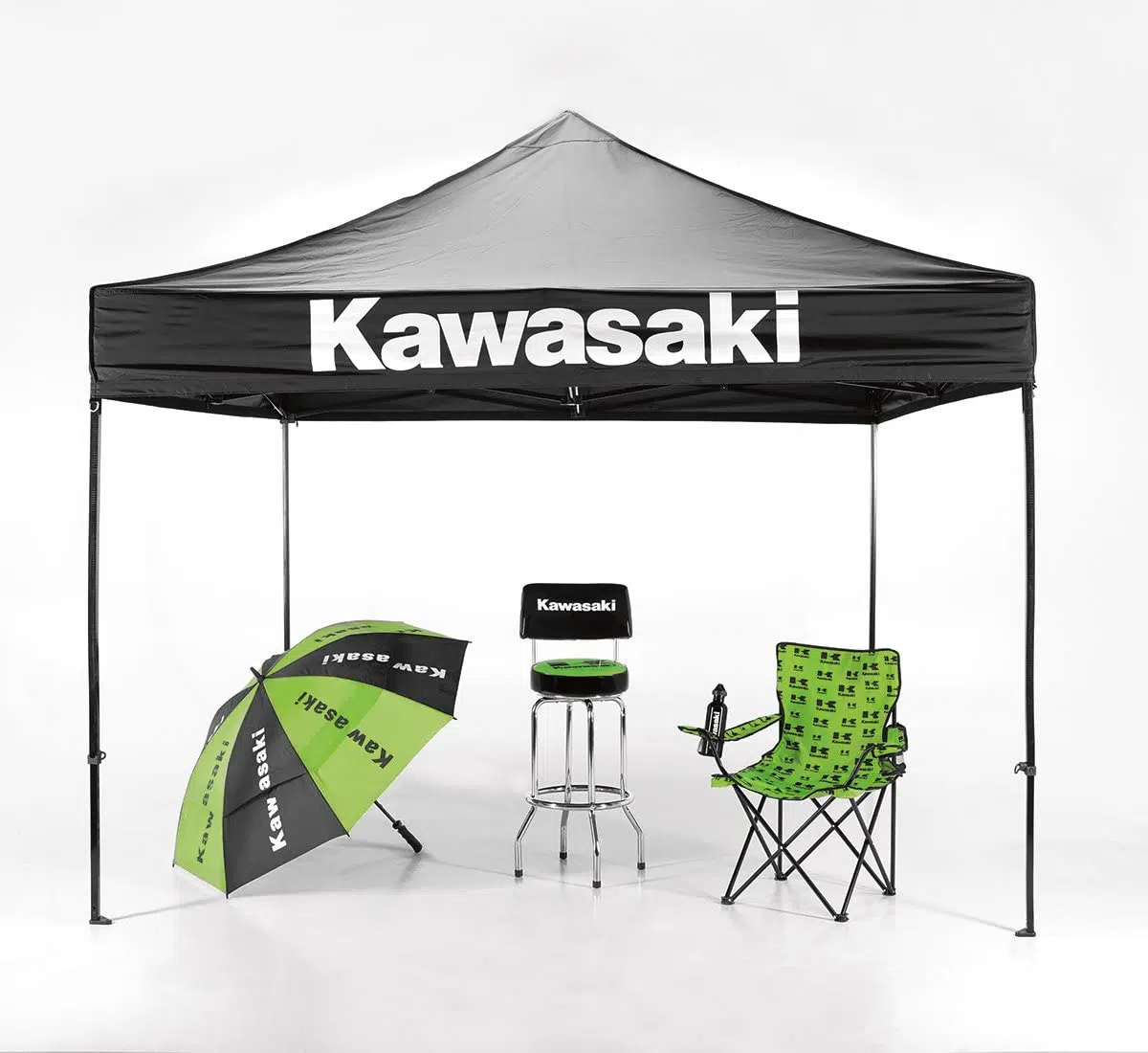 Tente, chaise et parapluie de marque Kawasaki