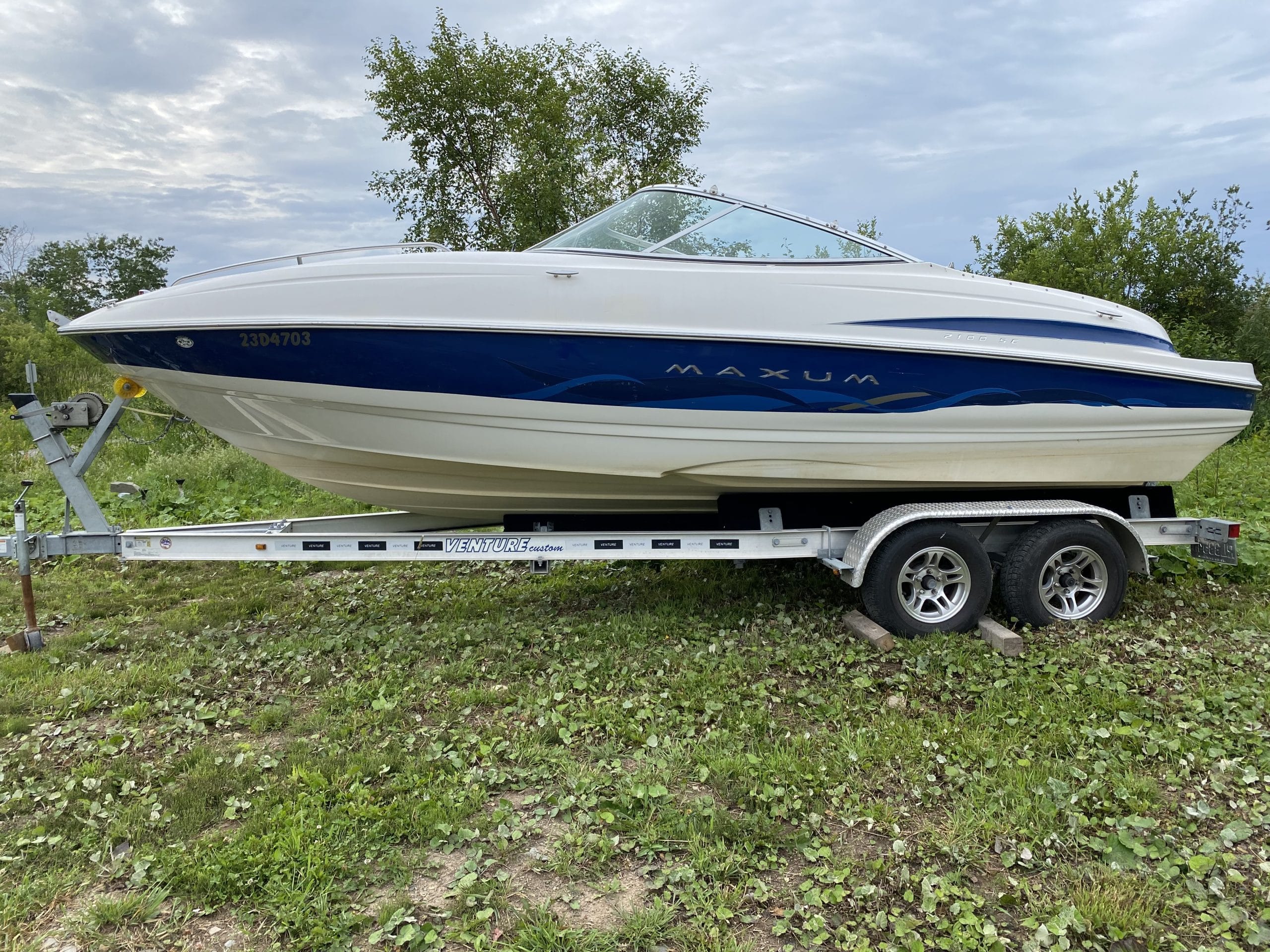 Voici Myriam, la petite nouvelle de la Gaspésie 5 Le bateau Maxum Marine de Myriam