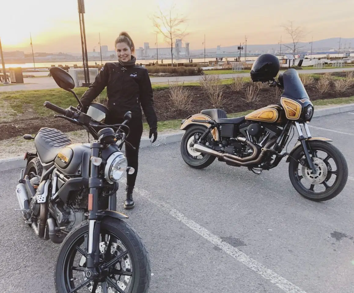 Valérie et sa première moto Ducati Scrambler