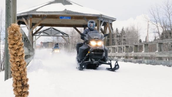 Bas-St-Laurent en motoneige - the Lower St-Lawrence on snowmobile
