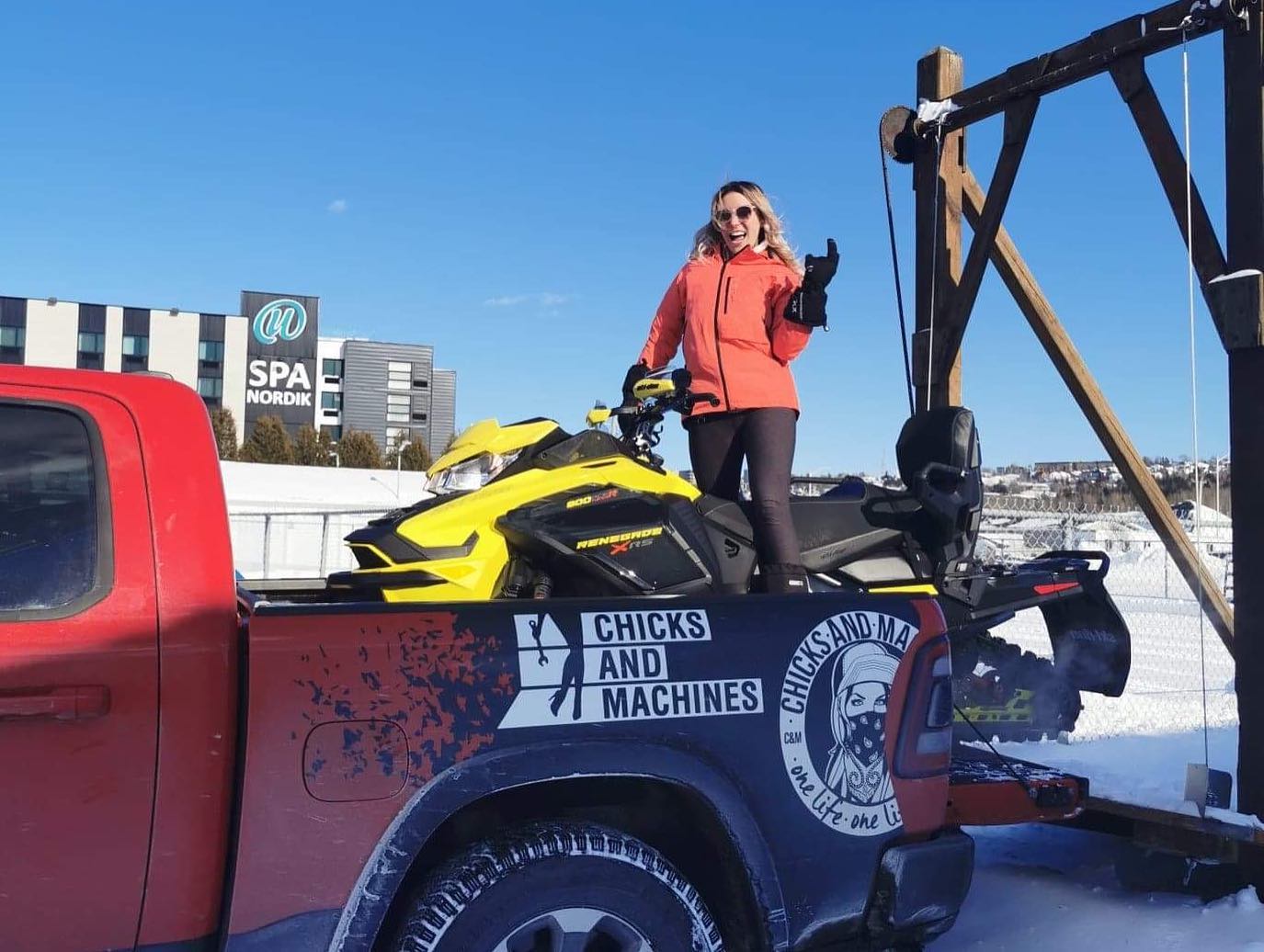 Cyndi débute son voyage avec la Ski-Doo Renegade X-RS 900 Ace Turbo 2022