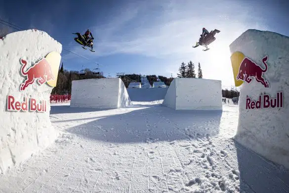 Max Taillefer et Jordan Lebel s'affrontent au Red Bull Sledhammer a Saint-Donat, Avril 2, 2022
