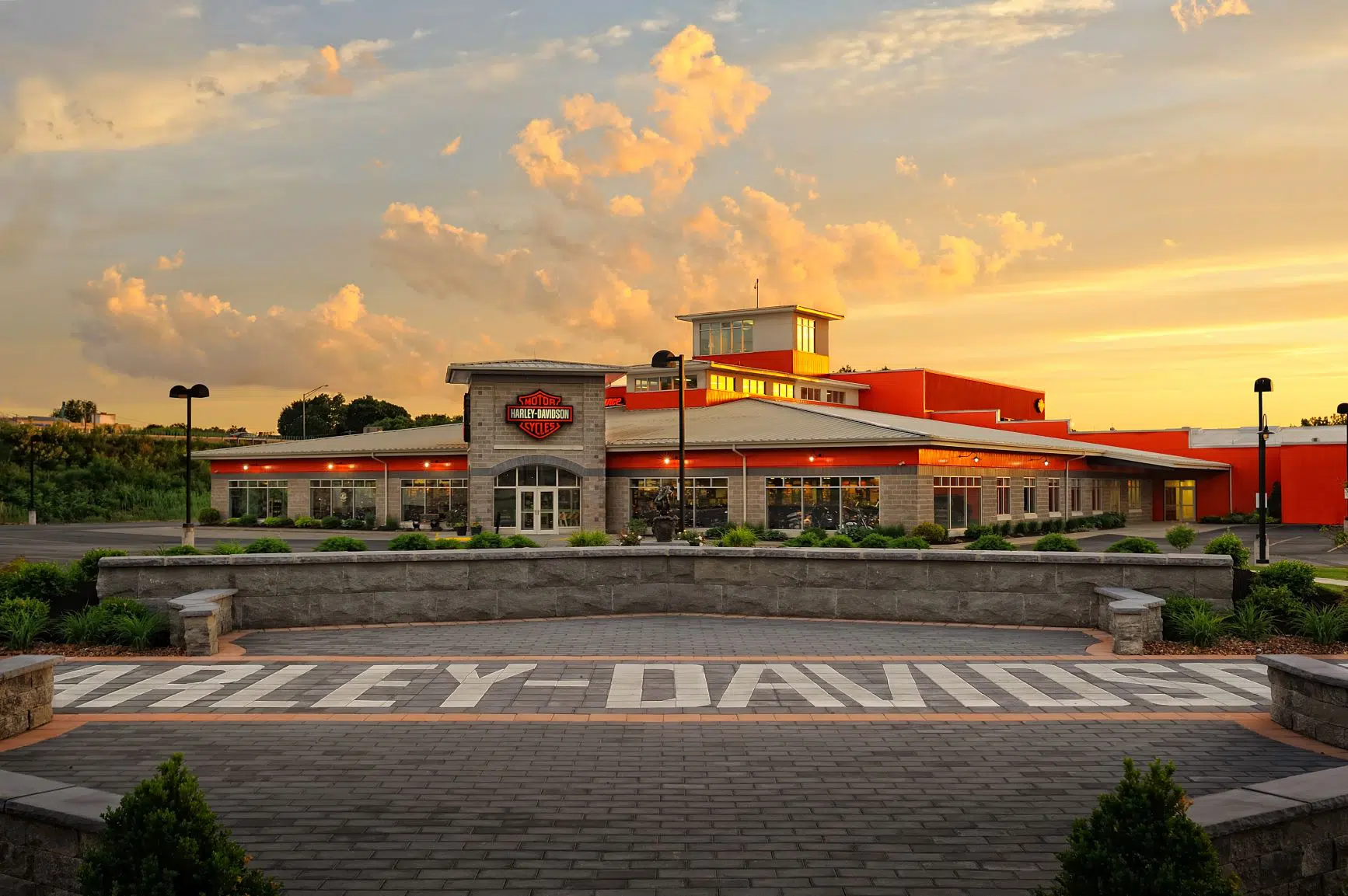 Syracuse Harley-Davidson - facade Syracuse Harley-Davidson - facade