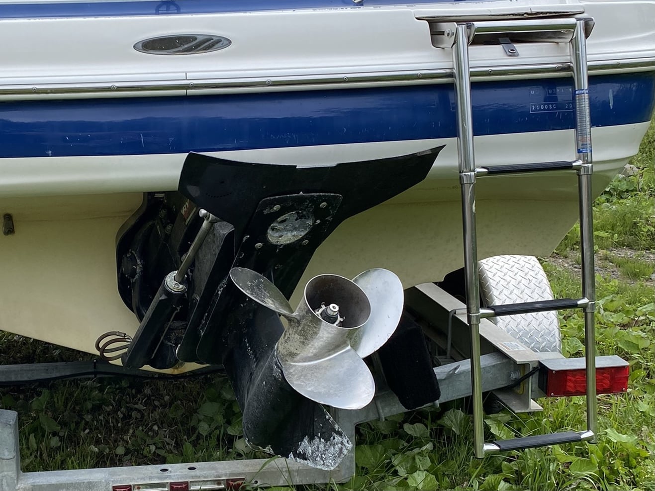 12 équipements de sécurité nécessaires en bateau - Partie 1 6 Dispositif de remontée pour bateau