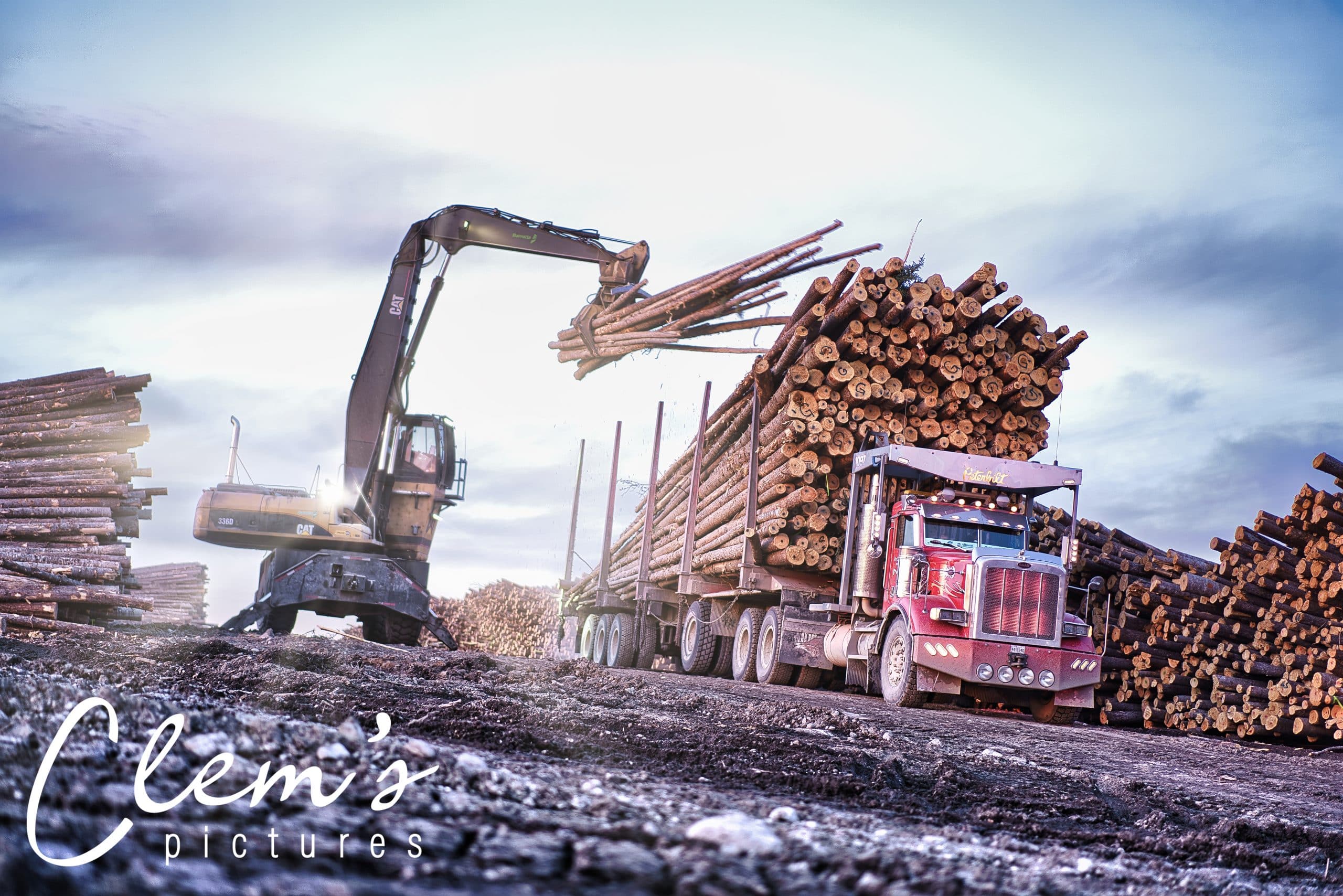 Les choses que vous ne savez pas sur les camions planétaires 3 Camion planétaire en attente de la fin de son chargement de bois en longueur crédit : Clem’s picture
