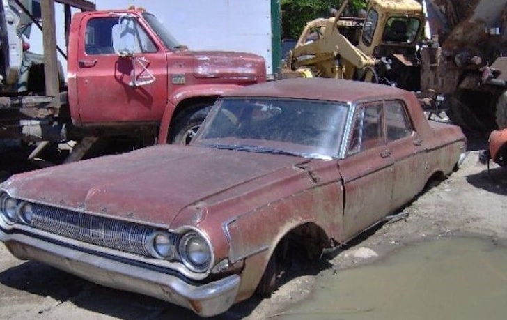 Machines hantées 10 Dodge 1964 voiture maléfique