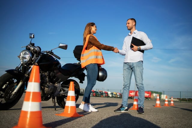 Vous payez trop, mais savez-vous pourquoi ? 7 Le permis d'apprenti