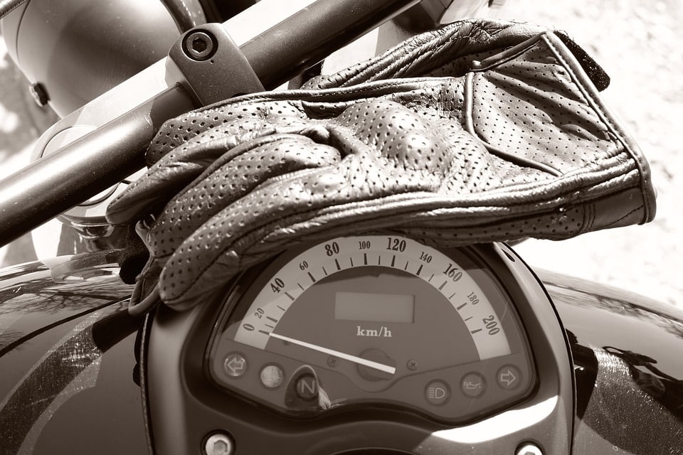 Les meilleures idées cadeaux pour tout amateur de moto! 36 Des gants de moto