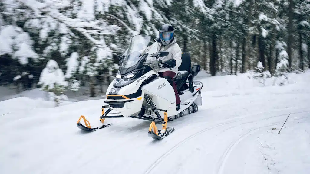 Ski-Doo Grand Touring Electrique 2024 source https://www.brp.com/