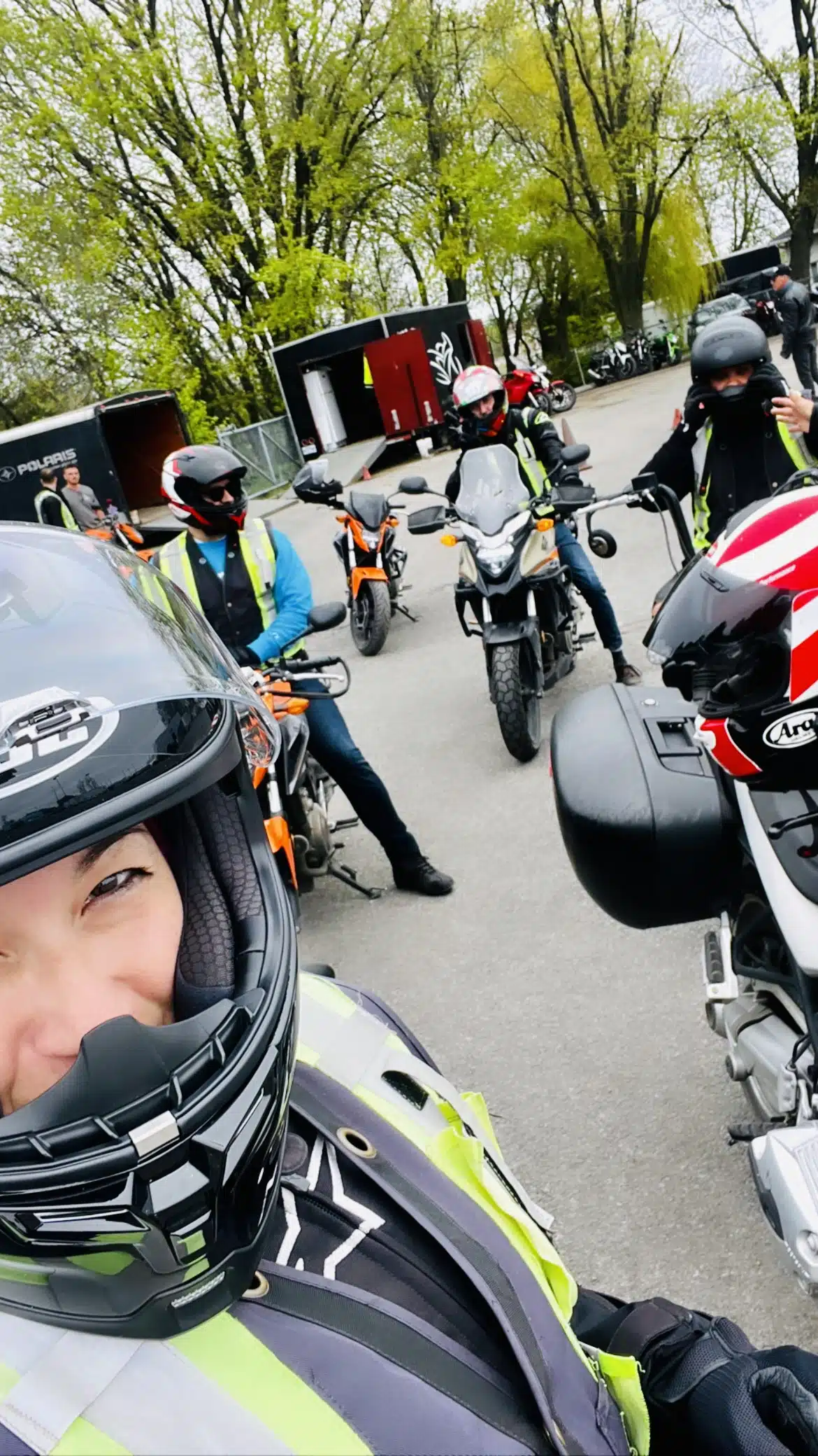 En plein apprentissage à l'École de Moto Centre-ville - riding classes