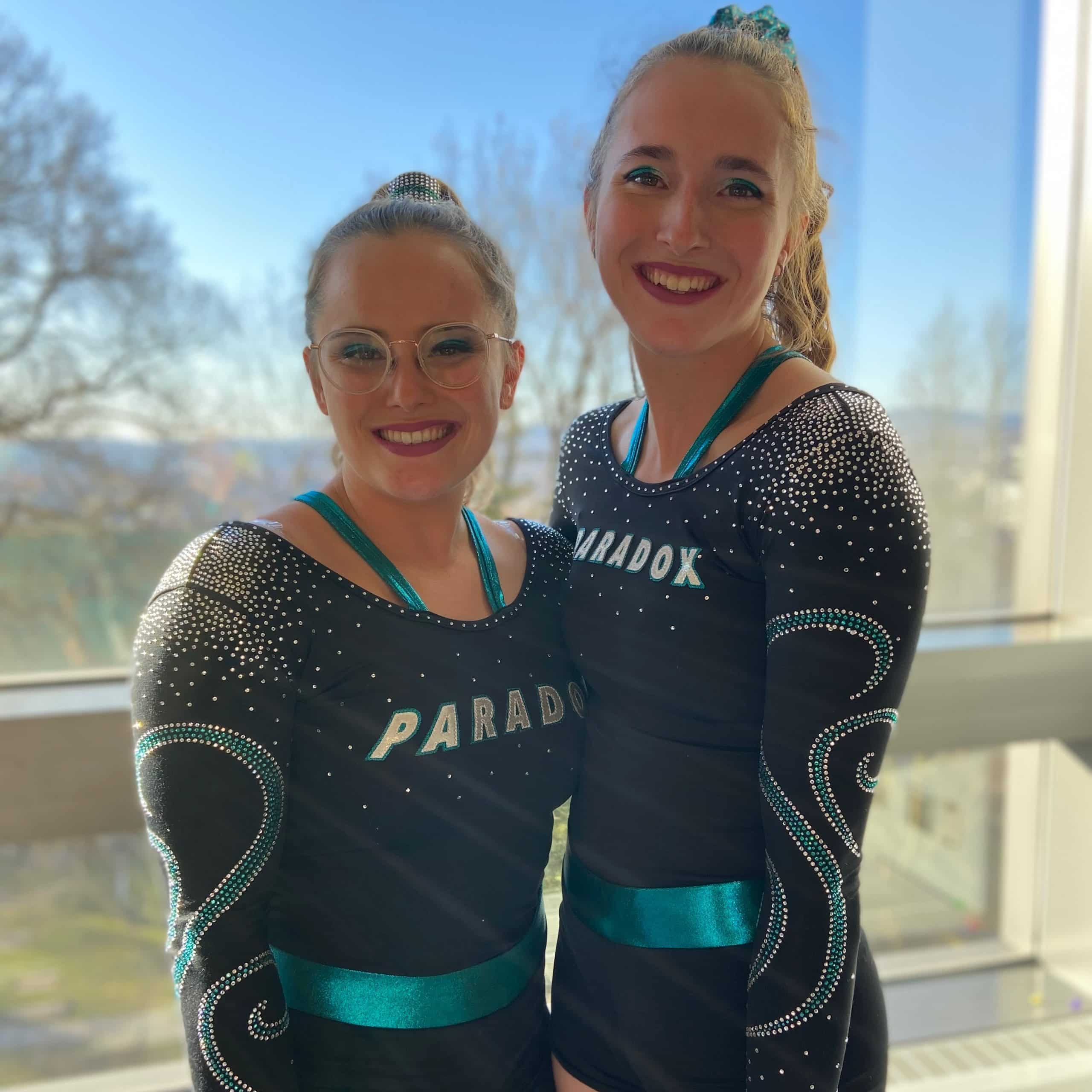 Cindy & Josiane - cheerleaders