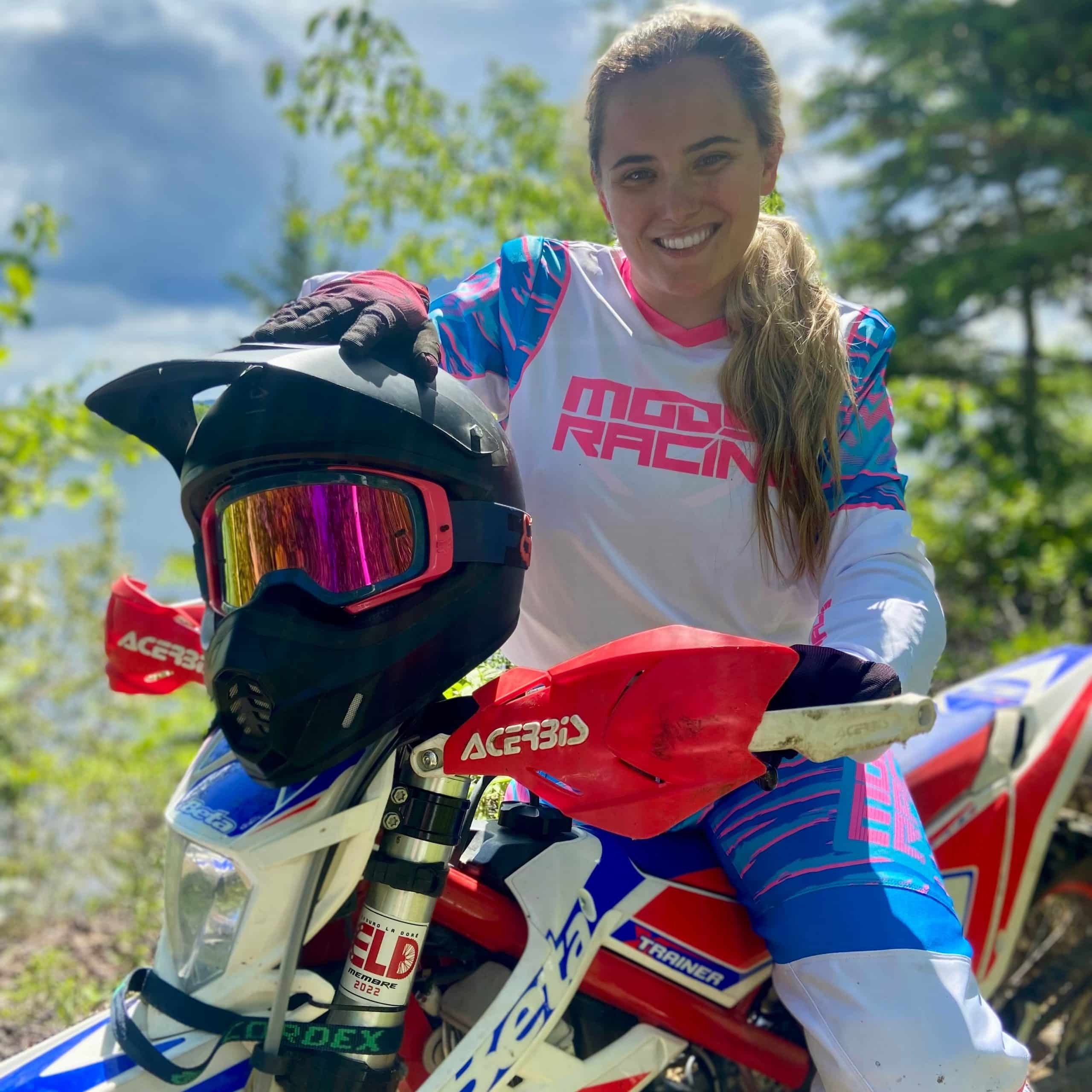 Cindy et sa Beta Xtrainer 250CC