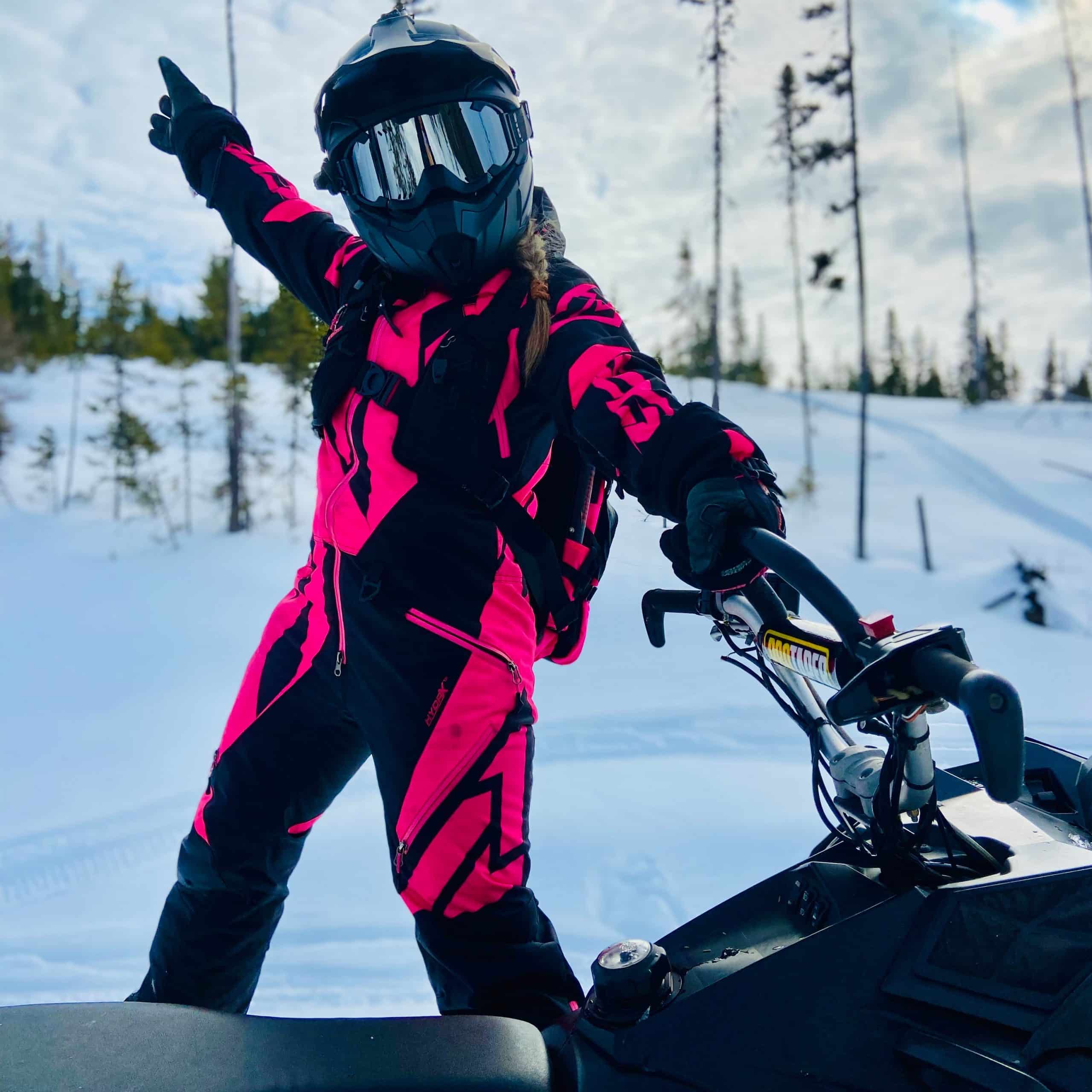 Cindy présente son Polaris RMK 600CC