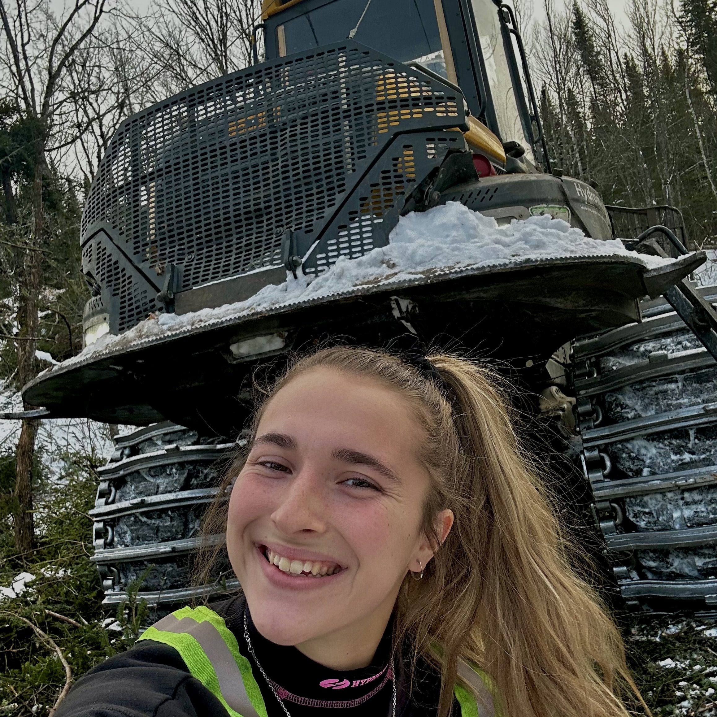 Josiane - au travail avec son transporteur