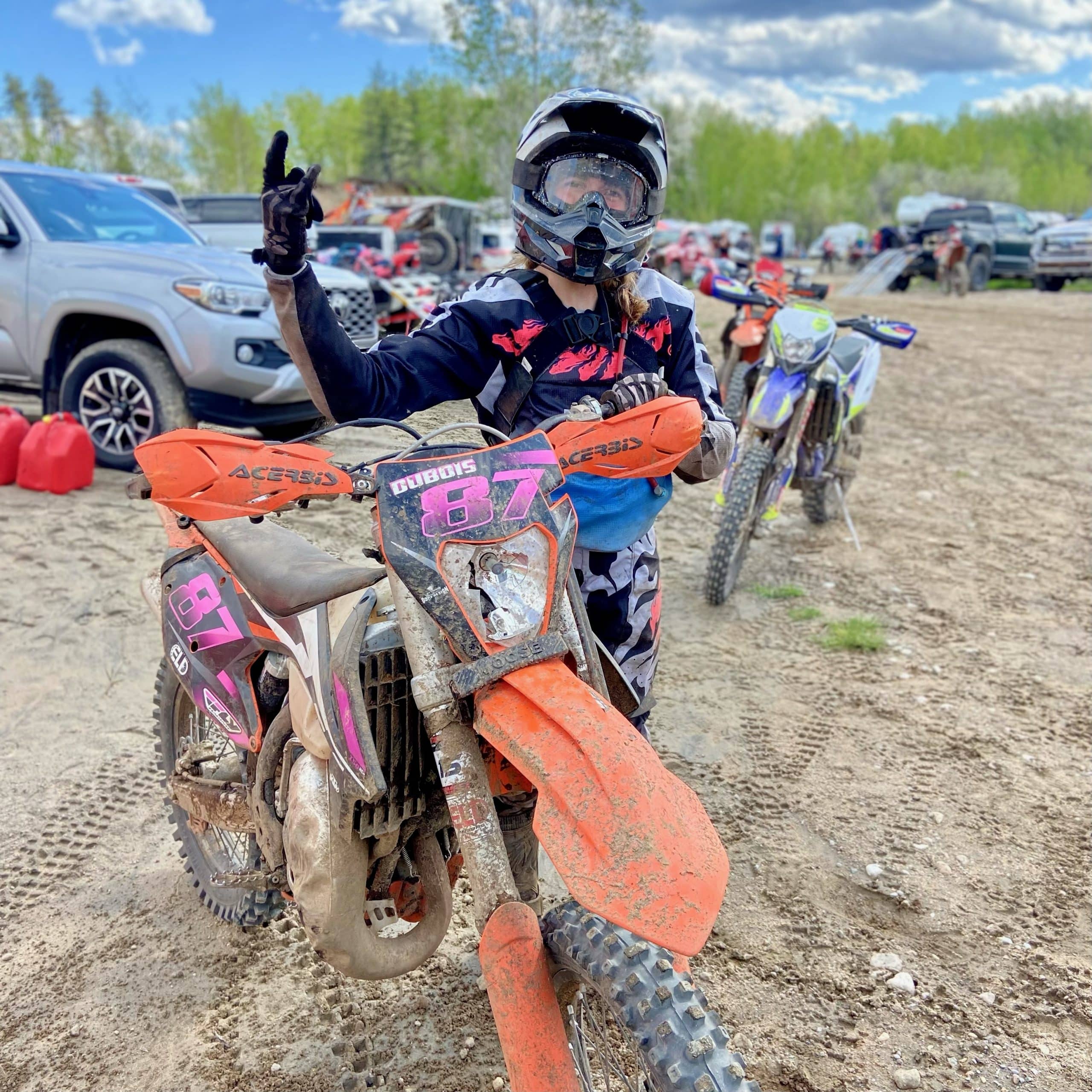 Josiane - après une sortie d’enduro dans la boue
