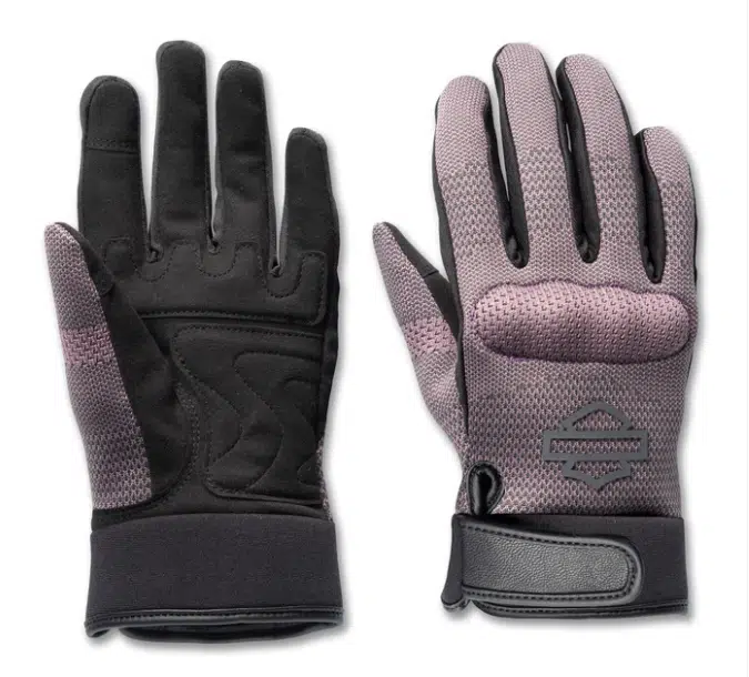 Gant 97221-23VW Si tu cherches une protection sans avoir trop chaud, ces gants en filet offrent une coquille au niveau des jointure et un tissu léger. Un match parfait avec la veste style chemise camouflable rose présentée plus haut!