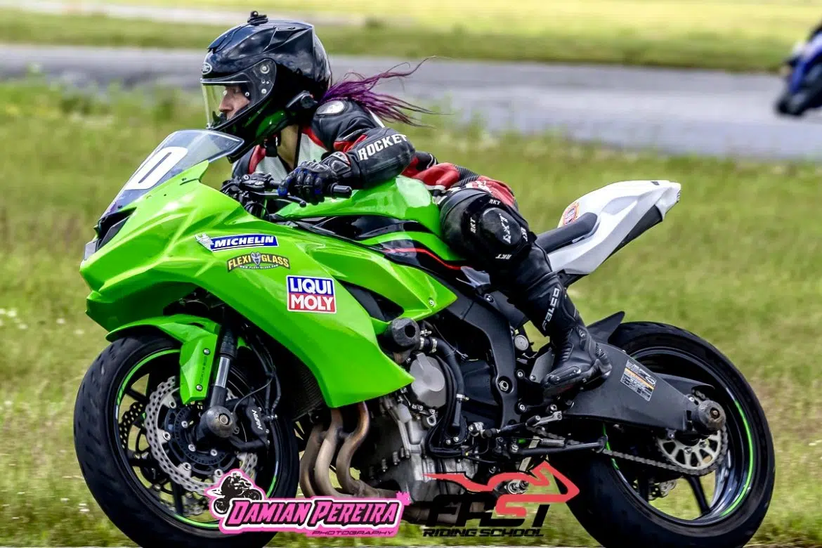 CREDIT PHOTO DAMIAN PAREIRA Fast Riding School