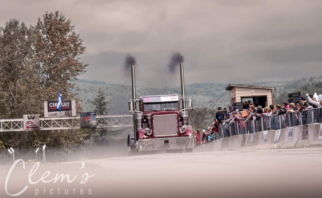 Un minimum de 40 000$ est à gagner en bourses divisées lors d'une course fédérée (crédit photo: Clem's Pictures)