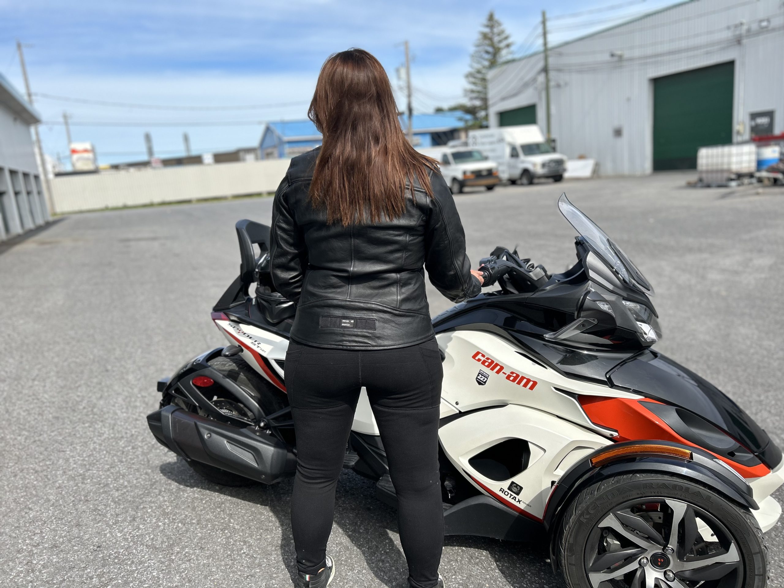 Un legging de moto avec protections qui offre style, confort et sécurité