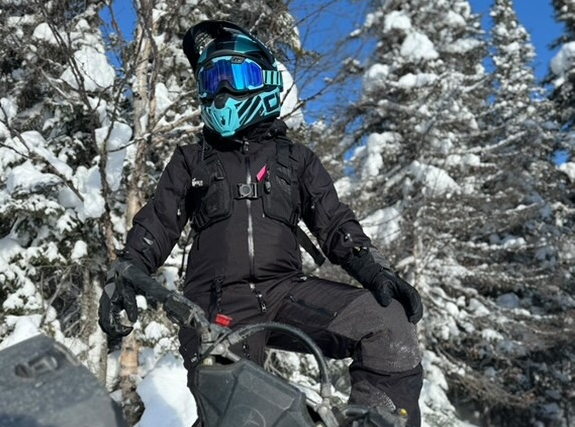 Le Monosuit Elevation : l’ensemble une pièce des gens actifs