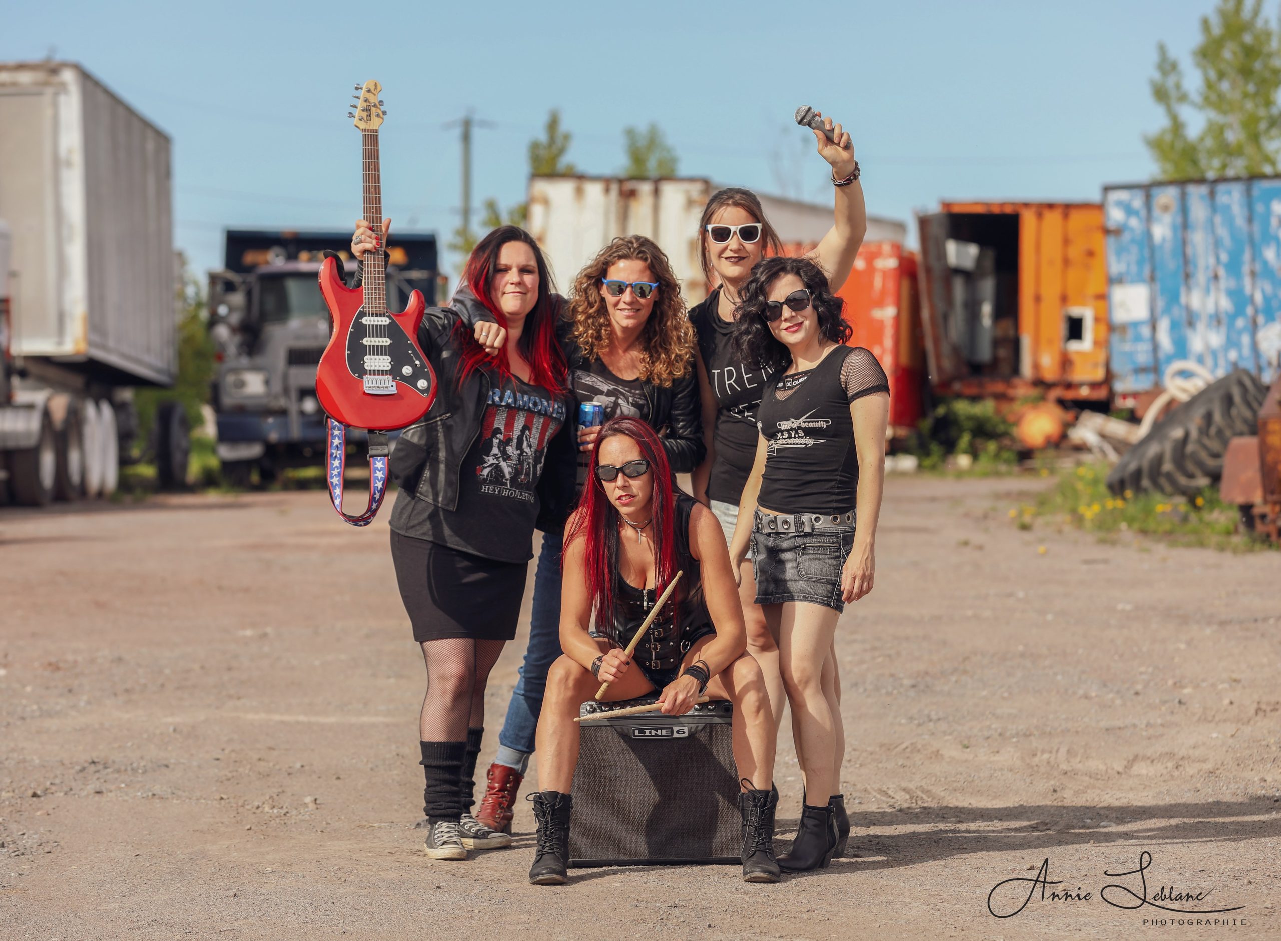 Le groupe de « cover » entièrement féminin Cherry Bomb (crédit photo Annie Leblanc Photographie) Le groupe de « cover » entièrement féminin Cherry Bomb (crédit photo Annie Leblanc Photographie)