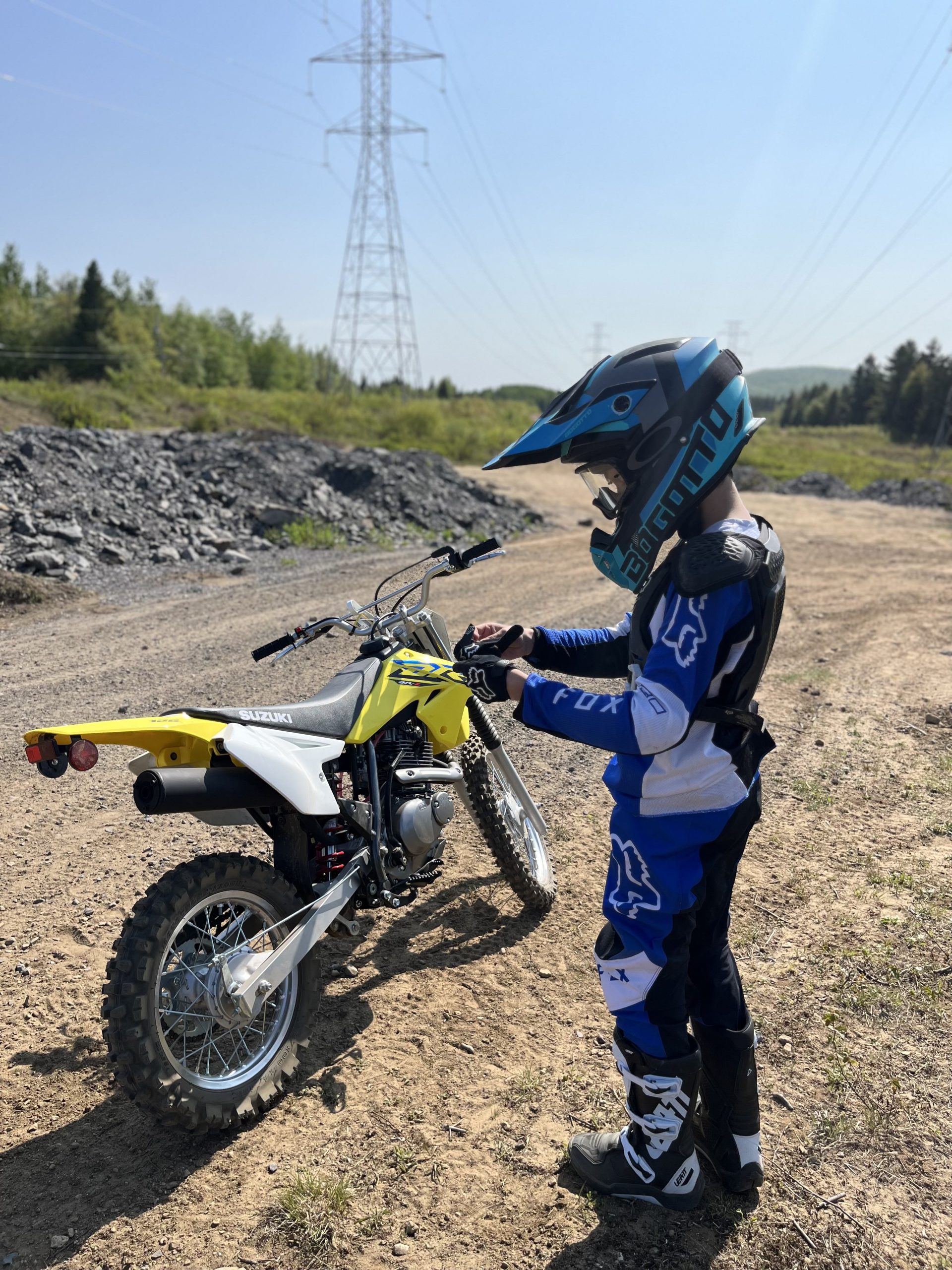 Le fils de Cathy qui se lance dans le motocross Le fils de Cathy qui se lance dans le motocross