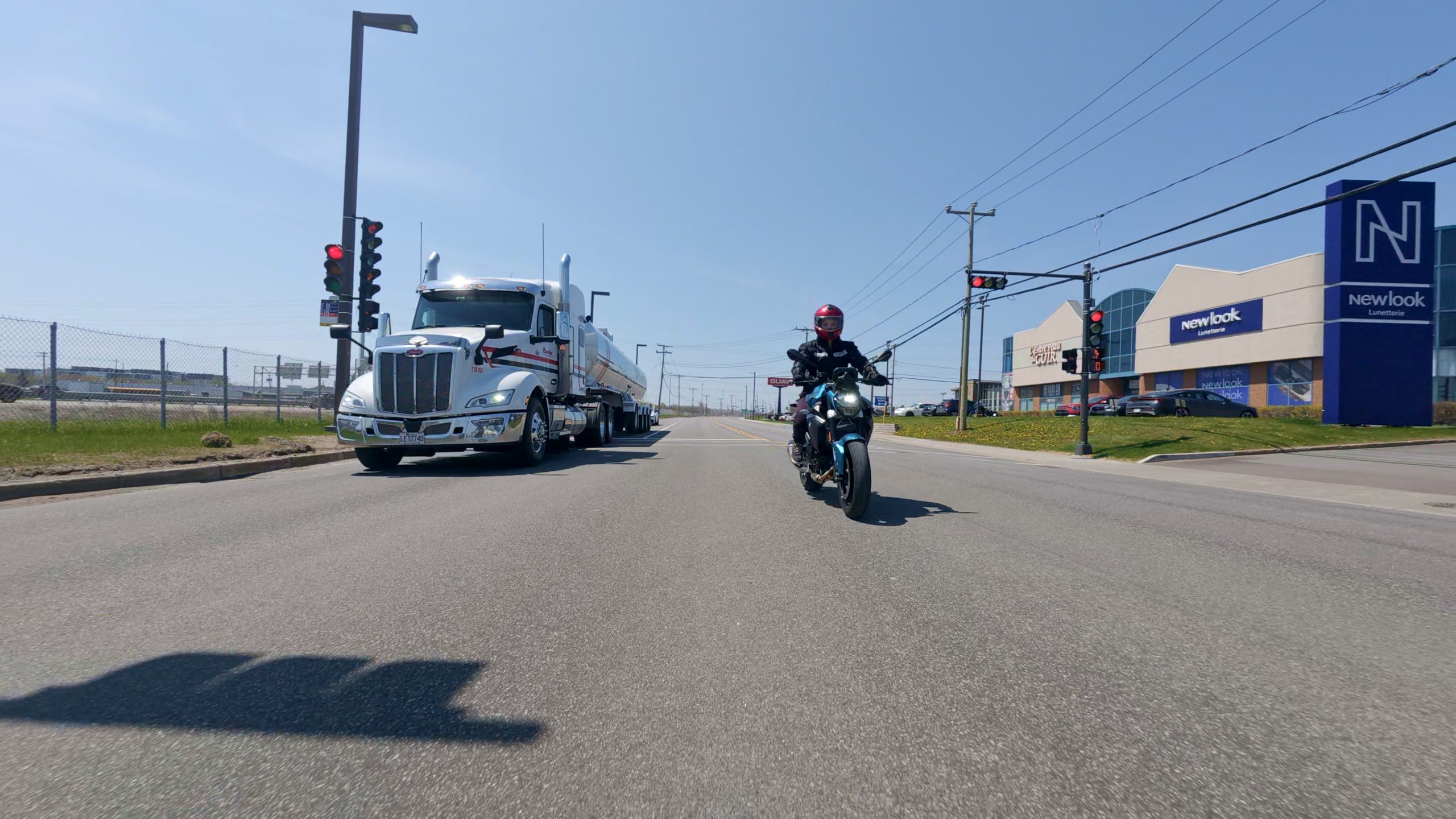 À Chacun son Millage — Capsule 1: Le partage de la route 4 Alexanne et Val Camion 01 01 54 13 scaled