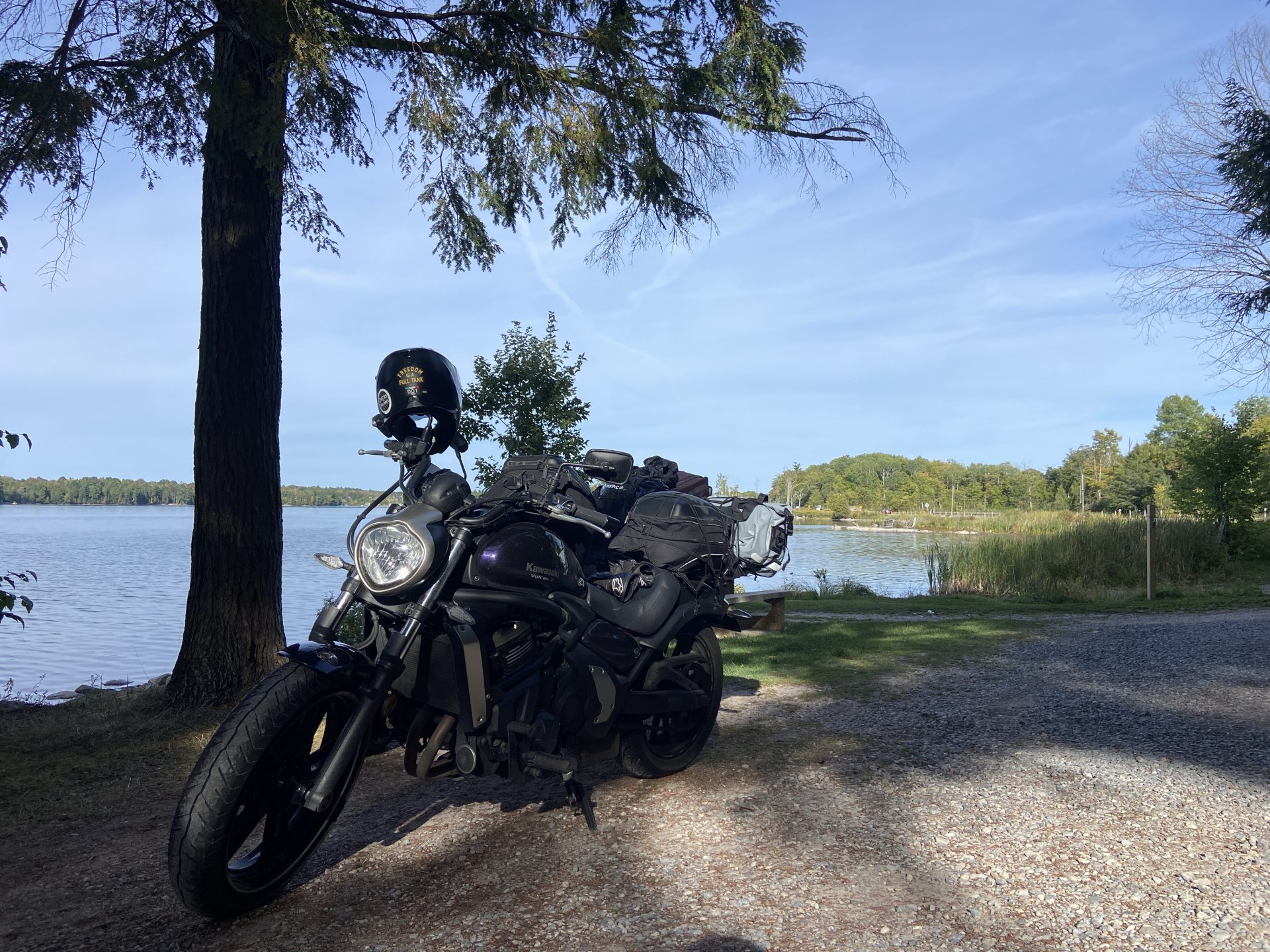 Itinéraire plein-air et moto-camping dans les Hautes-Terres de l’Ontario : une aventure inoubliable