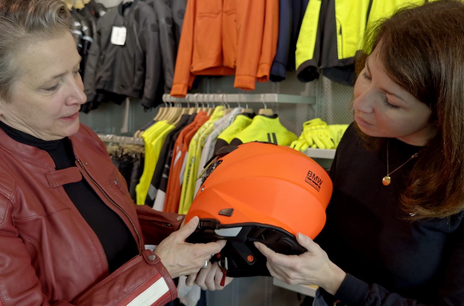 Casque aux couleurs voyantes 4 1